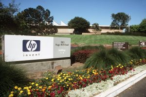 Hewlett-Packard bekræfter, at selskabet planlægger at dele sig i to børsnoterede selskaber.