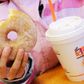 Dunkin' Donuts blev grundlagt i 1950.