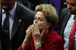 Brasiliens 67-årige præsident Dilma Rousseff har historisk lav opbakning i befolkningen. 