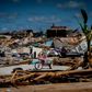 Den tropiske orkan "Dorian" ramte Bahamas den 1. september med vinde på op til 295 km/t og bølger på op til 8 meter. Foto: AP/Ramon Espinosa