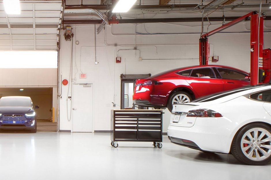 Tesla og Skoda er de store tabere i en omfattende undersøgelse af bilejernes tilfredshed med deres bil, forhandler og værksted. Samtidig er der også mere positive overraskelser.