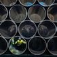 Nord Stream 2 er – som her i Sassnitz i Tyskland – i gang med at forberede gasledningen i Østersøen. Foto: Jens Büttner/dpa/AP