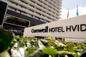 I flere brancher begynder det snart at lysne, vurderer Nordea og Handelsbanken. Den landsdækkende hotelkæde Comwell har nu flere bookninger til efter sommerferien end ved samme tid sidste år. 