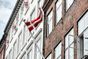 Det børsnoterede ejendomsselskab Nordicom har endnu ikke talt med ny britisk storaktionær, mindre end tre uger før en storstilet redningsplan skal godkendes ved en ekstraordinær generalforsamling. Bestyrelsesformand ved ikke, om briterne bakker op.