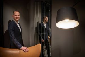 37-årige Mikael Kruse Jensen har gjort lynkarriere i den danske smykkegigant Pandora, men er i år skiftet til jobbet som adm. direktør for for møbelkoncernen BoConcept med butikker i 60 lande. Foto: Joachim Ladefoged.  