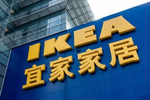 Ikea vil fortsat åbne store megaburtikker som denne i Shanghai. Men ligesom London vil også Shanghai få en lille Ikea midt i byen, hvor folk kan få planlægningshjælp og bestille deres møbler i stedet for selv at tage dem med hjem. Foto: Imaginechina via AP Images