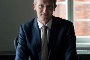 Advokater og revisorer frygter, at Skat er på vej til at stramme skruen i sager om generationsskifter. Principiel sag i Skatterådet kan prikke hul på bylden - det kræver dog, at virksomhederne tør tage slagsmålet.