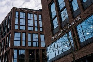 En ny dansk aktie har indtaget førstepladsen som den mest solgte hos landets største bank. Det får chefstrateg Frank Øland til at komme med en opfordring til danskere, der jagter aktier på baggrund af store kursfald.