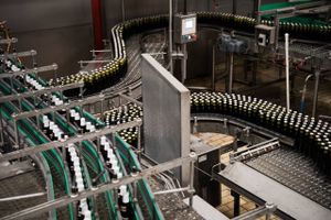 Efter gårsdagens nederlag fortsætter Royal Unibrew-aktien med at falde onsdag morgen. Analytiker mener, det er overgjort.