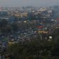 En motorvej tæt på New Delhi er næsten blokeret af bønder, der protesterer mod nye liberale landbrugslove. Demonstranterne har truet med at blokere alle veje og jernbanelinjer til den indiske hovedstad fra denne weekend. Foto: REUTERS/Adnan Abidi