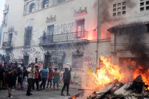 Den seneste uge har været præget af eskalerende protester mod Chiles præsident. Mindst 19 er blevet dræbt.
