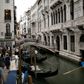 Med omkring 60.000 besøgende hver dag året rundt er Venedig en af verdens mest populære turistdestinationer. Arkivfoto: Joachim Adrian/Polfoto