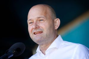 Søren Pape Poulsen har stemplet ind som statsministerkandidat med en blandet modtagelse. De mindre blå partier har officielt stadig ikke besluttet sig for en kandidat.