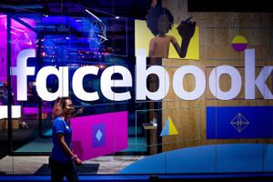 Her, der og alle vegne: Facebooks imperium vokser dagligt. Snart vil det også overtage den virkelige verden. Foto: AP Photo/Noah Berger