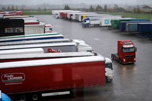 Den danske transportbranche har fået mere gods at fragte rundt, og flere vognmænd har nu overskud på forretningen.