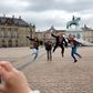 De danske incoming-bureauer henter hvert år hundredtusindvis af turister til Danmark. Her turister på Amalienborg Slotsplads. Foto: Jacob Ehrbahn.