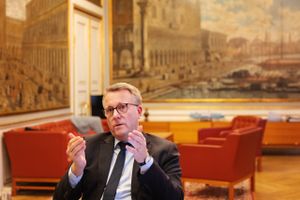 De mange virksomheder, der skal digitalisere deres bogføring, får nu en håndsrækning fra erhvervsminister Morten Bødskov (S). Men omstillingen kan fortsat gøre ondt på virksomhederne, lyder det.