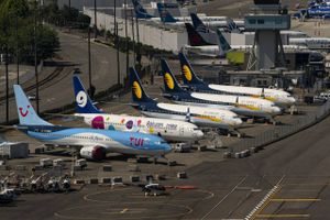 Boeing 737 Max airplanes are parked at Boeing Field in Seattle on July 27, 2020. Foto: Bloomberg/David Ryder