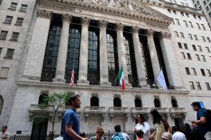 Inden weekenden lukkede Nasdaq Composite-indekset, hvor mange techaktier bliver handlet, med det største fald på en dag i mere end et år. 