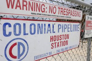 Colonial Pipeline er endt med at betale omkring 5 mio. dollars til hackerne, der har tvunget USA's største olierørledningsnet i knæ. Foto: AFP/Francois Picard  