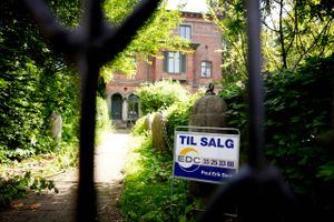Det er primært en rekordlav arbejdsløshed, der holder hånden under boligmarkedet.