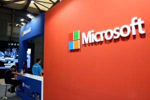 Nye datacentre er kun første skridt i en større plan for at sikre kunderne mod overvågning, lyder det fra Microsofts amerikanske marketingchef.