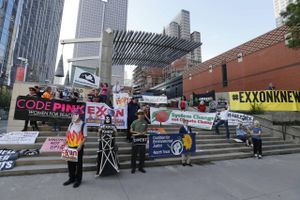 Exxon Mobil oplevede i år den tidligere utænkelige situation, at et aktionærforslag om øget åbenhed om klimarisici blev vedtaget med stemmer fra bl.a. Blackrock og Vanguard. Arkivfoto: Nathan Hunsinger/AP