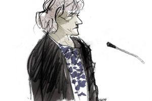 
    Retssagen mod den 65-årige bedrageritiltalte Britta Nielsen. Tegning: Niels Bo Bojesen
  