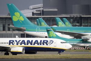 Lavprisflyselskabet Ryanair er tvunget til at aflyse 600 flyafgange onsdag og torsdag i næste uge på grund af strejke, oplyser selskabet på Twitter.