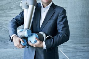 Enrico Krog Iversen, Universal Robots