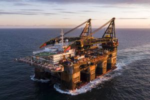 Den hollandske offshore-koncern Heeremas kran Thialf. Foto: PR
