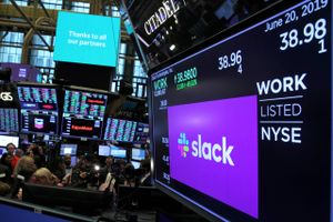 Salesforce køber kommunikationsplatformen Slack i en handel til en værdi af næsten 28 mia. dollars, skriver flere udenlandske medier.