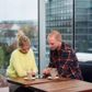 Det er blevet populært at handle på nettet ved hjælpe af mobiltelefoner og tablets. Nu får Skat adgang til data om danskerne kreditkortbetalinger på nettet.