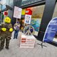 Fra fredsbevægelsens protest foran en Lego-butik i Hamborg i tirsdags. Foto: DFG-VK