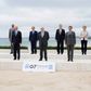 Syv G7-ledere og to EU-ledere. Canadas premierminister, Justin Trudeau, EU-præsident Charles Michel, USA's præsident, Joe Biden, Japans premierminister, Yoshihide Suga, værten Boris Johnson, Italiens premierminister, Mario Draghi, Frankrigs præsident, Emmanuel Macron, EU-Kommissionens formand, Ursula von der Leyen, og Tysklands kansler, Angela Merkel, i Carbis Bay, Cornwall, 11. juni 2021. Foto: Patrick Semansky/Reuters