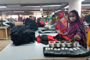 Bangladesh' Økonomi er i høj grad drevet af produktionen af tøj og beklædningsdele for USA og EU. Foto: Nick Kaiser/AP/Ritzau Scanpix
