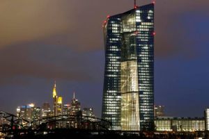 Den europæiske centralbank, ECB, vil senere på året forsøge at sætte gang i de mindre og mellemstore virksomheder med billige lån som murbrækker. Her er det ECB’s nye hovedkvarter i Frankfurt, som ventes at blive taget i brug sidst på året. Foto: AP