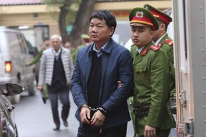 Dinh La Thang er det højest placerede medlem af kommunistpartiet, som er blevet stillet for en domstol i mange årtier. Foto: Vietnam News Agency/AP