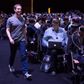 Mark Zuckerberg har længe været optaget af virtual reality og købte også i 2014 selskabet Oculus, der var langt fremme med VR-briller. Her er han på vej til scenen ved Mobile World Congress i 2016, hvor publikum har fået VR-briller på. Foto: PR