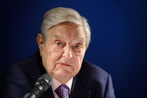 90 år onsdag: George Soros deler vandene som få. Den kontroversielle investor opbyggede en enorm personlig formue, som nu mest går til filantropi. 
