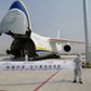 Her ses Antonov-flyet, som onsdag landede i København, efter det var blevet lastet i Kina. Foto: Robert Uggla/Twitter