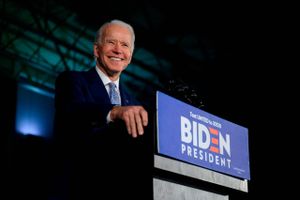 Tidligere vicepræsident Joe Biden kom tirsdag et skridt nærmere nomineringen som Demokraternes præsidentkandidat.