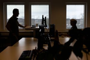 En ny undersøgelse viser, at fædre er langt mere sammen med deres børn, hvis de arbejder en dag mindre om ugen. Samtidig har den forkortede arbejdsuge en række andre positive effekter. Virksomhederne er positive.  