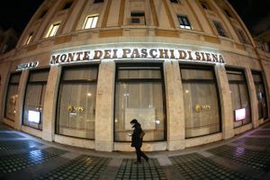A pedestrian passes a Banca Monte dei Paschi di Siena bank branch in Rome on Jan. 27, 2016. Bloomberg photo by Alessia Pierdomenico