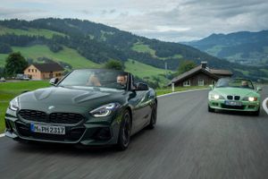 Den sidste klassiske sportsvogn fra München er færdig, og en næsten 30 år lang æra med åbne sportsvogne med to sæder hos BMW er officielt slut. Men det stopper ikke ved BMW. Dødsstødet til Z4 trækker nemlig en anden kæmpe med sig i faldet.
