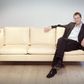 Her ses Thomas Graversen, administrerende direktør for Fredericia Furniture i en ægte Børge Mogensen sofa.