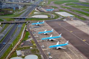 Schiphol lufthavnen i Amsterdam har planer om at forbyde private jets i lufthavnen for at mindske forurening og støjgener. Foto: ANP/Peter Bakker.  