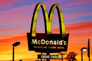 McDonald's vil bruge Snapchat for at sikre sig nok unge medarbejdere til at fylde de mange ledige sommerjob. Foto: Gene J. Puskar
