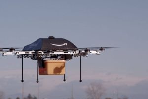 Var det noget med en bil fra Amazon? Måske leveret af drone - der nok skal kunne løfte mere end denne fra selskabet. Foto: Amazon