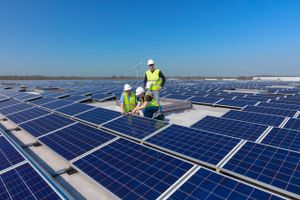 FSN Capital køber 45 pct. af Obton Group, der udvikler og forvalter solcelleparker og ejendomme.